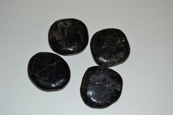 Pierres brutes