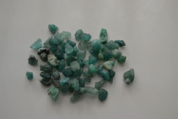 Pierres brutes